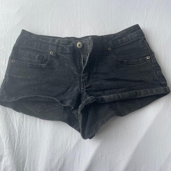 Forever 21, Black Mini Shorts - Size  28 - Picture 1 of 2